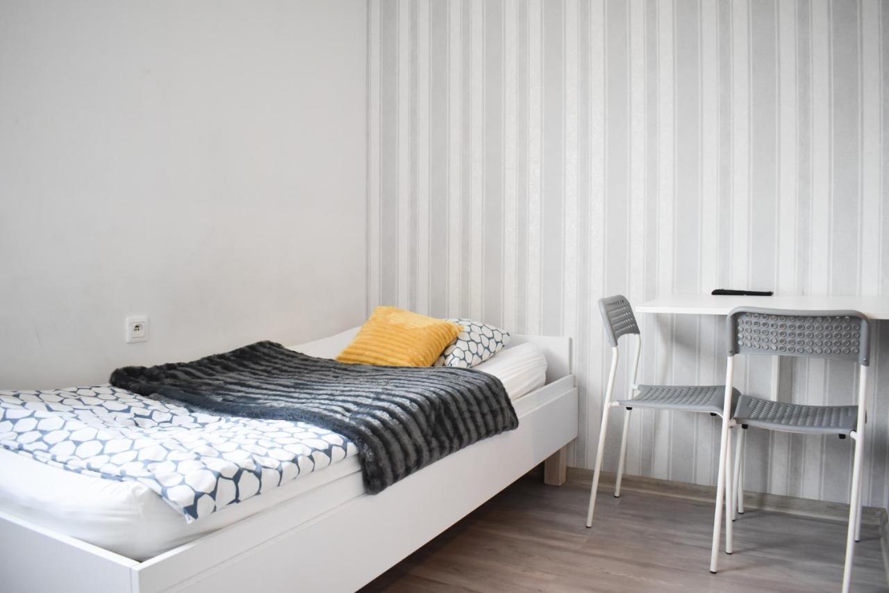 Hostel Przed Switem Gorzow Wielkopolski Ngoại thất bức ảnh