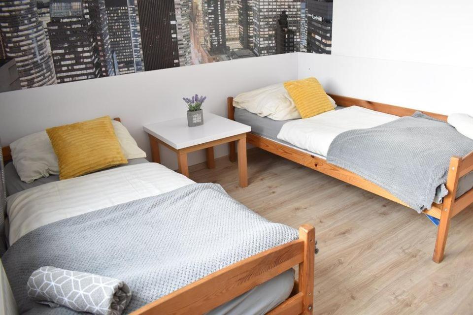 Hostel Przed Switem Gorzow Wielkopolski Ngoại thất bức ảnh