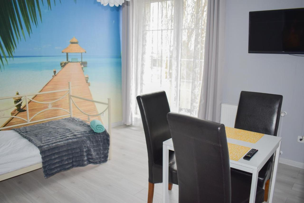 Hostel Przed Switem Gorzow Wielkopolski Ngoại thất bức ảnh